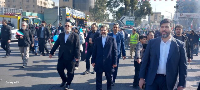 وزیر ارشاد در راهپیمایی ۲۲ بهمن: حضور مردم پرشورتر از سالیان قبل است