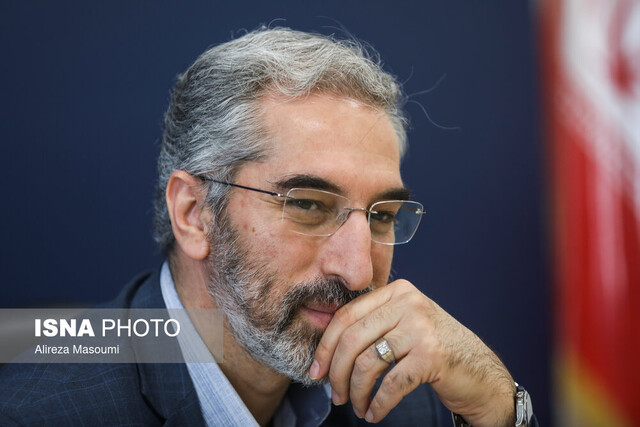 انقدر می‌گویم و می‌گویم تا بالاخره یک جا اثر کند