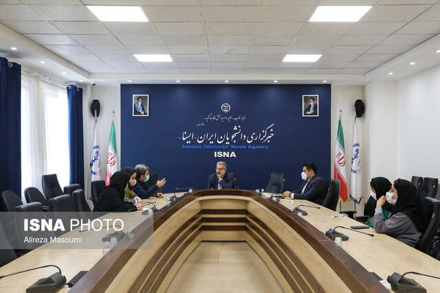 انقدر می‌گویم و می‌گویم تا بالاخره یک جا اثر کند