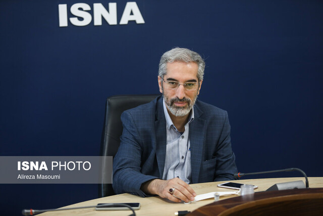 انقدر می‌گویم و می‌گویم تا بالاخره یک جا اثر کند