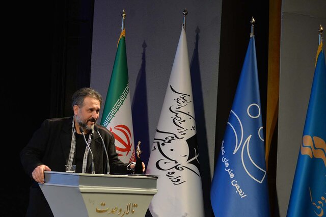 رضا رویگری در اختتامیه تئاتر فجر: تا به حال حتی یک کارت ده آفرین نگرفته بودم 2 رضا رویگری در اختتامیه تئاتر فجر: تا به حال حتی یک کارت ده آفرین نگرفته بودم