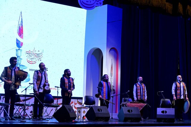 رضا رویگری در اختتامیه تئاتر فجر: تا به حال حتی یک کارت ده آفرین نگرفته بودم 4 رضا رویگری در اختتامیه تئاتر فجر: تا به حال حتی یک کارت ده آفرین نگرفته بودم