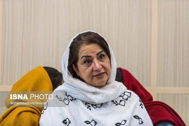 مادری برای دخترانی که معنی «تولد» را نمی‌دانستند