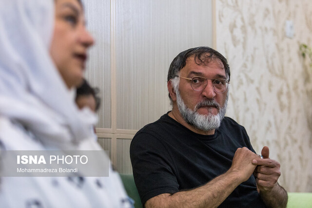 مادری برای دخترانی که معنی «تولد» را نمی‌دانستند