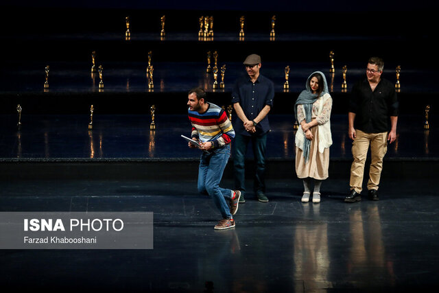 کار را به دانشجویان بسپارید!