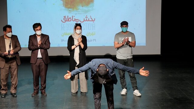 کار را به دانشجویان بسپارید!