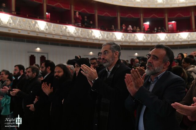 بازیگر مجروح همچنان روی صحنه ماند 3 بازیگر مجروح همچنان روی صحنه ماند