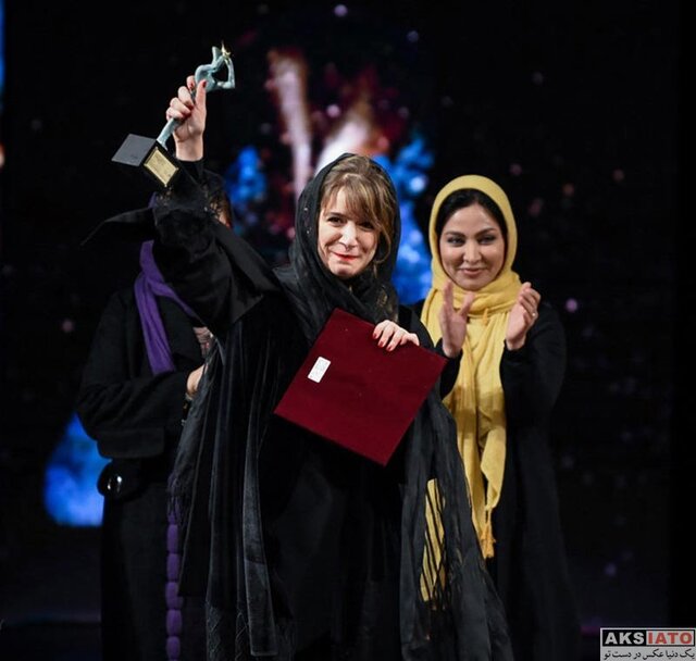 نوید محمدزاده، ماجرای یک پیرزن و یک جایزه 3 نوید محمدزاده ، ماجرای یک پیرزن و یک جایزه