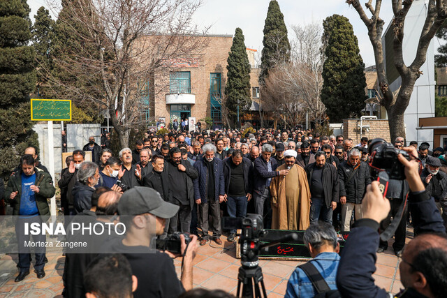 بدرقه شهرام عبدلی به قطعه هنرمندان / "حقش را از سینما نگرفت" 4 d8a8d8afd8b1d982d987 d8b4d987d8b1d8a7d985 d8b9d8a8d8afd984db8c d8a8d987 d982d8b7d8b9d987 d987d986d8b1d985d986d8afd8a7d986 d8ad 63fb7635770fb