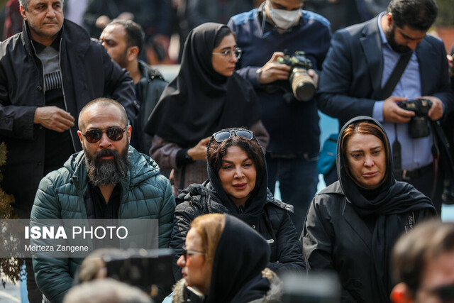 بدرقه شهرام عبدلی به قطعه هنرمندان / "حقش را از سینما نگرفت" 7 d8a8d8afd8b1d982d987 d8b4d987d8b1d8a7d985 d8b9d8a8d8afd984db8c d8a8d987 d982d8b7d8b9d987 d987d986d8b1d985d986d8afd8a7d986 d8ad 63fb7639f186b