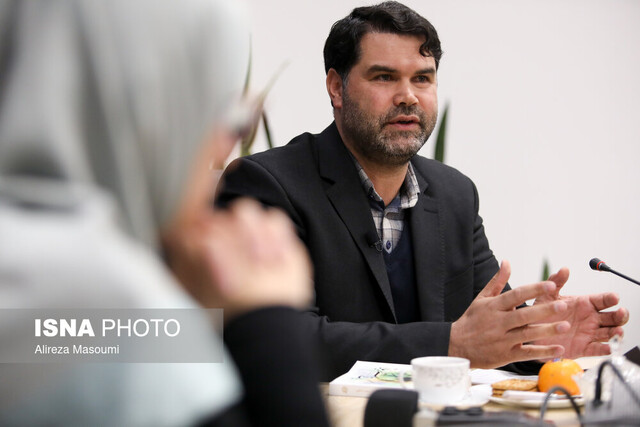 نگاهی به تاریخ تولد مانتو و گشت ارشاد/ الزام به حجاب؛ عقبنشینی در واقعیت و مداخله نمادین؟ 5 نگاهی به تاریخ تولد مانتو و گشت ارشاد/ الزام به حجاب؛ عقبنشینی در واقعیت و مداخله نمادین؟