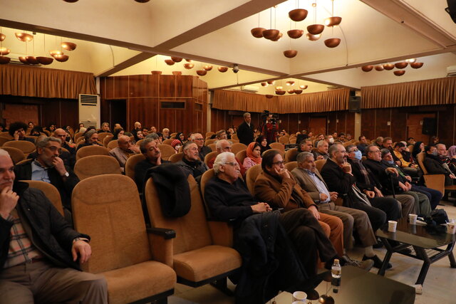 گردهمایی برای «معجزه بناسان» / پرویز پرستویی تقدیر شد 3 گردهمایی برای «معجزه بناسان» / پرویز پرستویی تقدیر شد