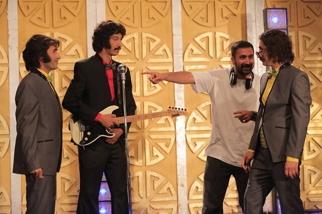 «فسیل» کریم امینی سانسور شده؟ 2 «فسیل» کریم امینی سانسور شده؟