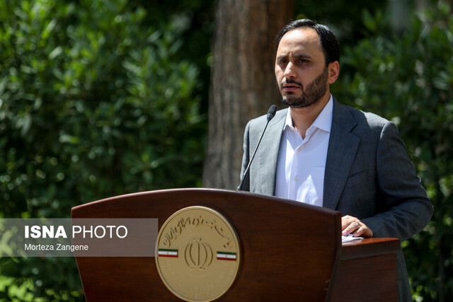 از وعده تا عمل دولت برای کاهش «فقر» 8 از وعده تا عمل دولت برای کاهش «فقر» و «تورم»