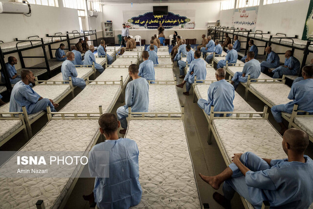 روایتی از زندگی معتادان متجاهر در کمپ ماده ۱۶ خوزستان 4 روایتی از زندگی معتادان متجاهر در کمپ ماده ۱۶ خوزستان