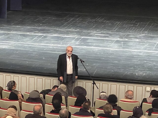 آقای صادقی من خیلی خوشبختم که کارگردان فیلم شما شدم! 1 آقای صادقی من خیلی خوشبختم که کارگردان فیلم شما شدم!