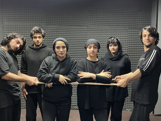 "افسانه مانلی" با اقتباسی از اشعار نیما یوشیج در تدارک حضور در تئاتر فجر 1 "افسانه مانلی" با اقتباسی از اشعار نیما یوشیج در تدارک حضور در تئاتر فجر