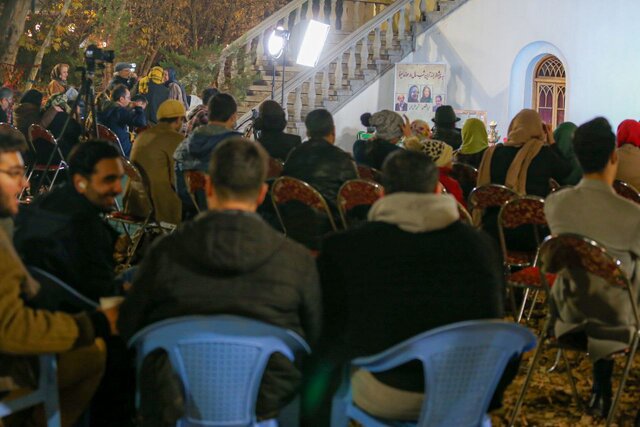 خاطره گویی شمسی فضل اللهی و فریبا متخصص برای شب یلدا 3 خاطره گویی شمسی فضل اللهی و فریبا متخصص برای شب یلدا