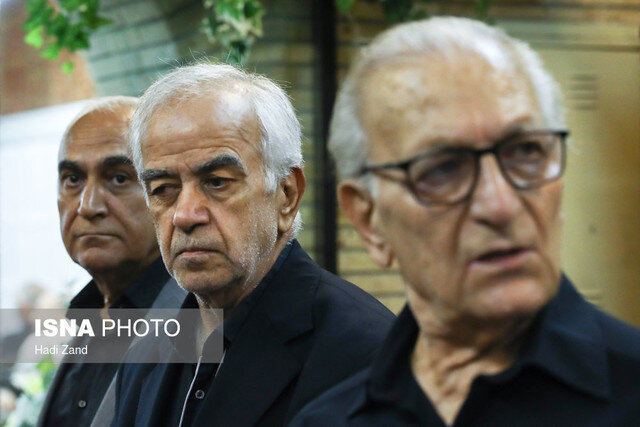 ناصر ممدوح عزیز کولهبارت را روی دوش ما بگذار! 1 ناصر ممدوح عزیز کولهبارت را روی دوش ما بگذار! + ویدئو