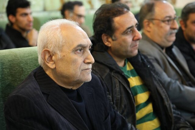 ناصر ممدوح عزیز کولهبارت را روی دوش ما بگذار! 6 ناصر ممدوح عزیز کولهبارت را روی دوش ما بگذار! + ویدئو