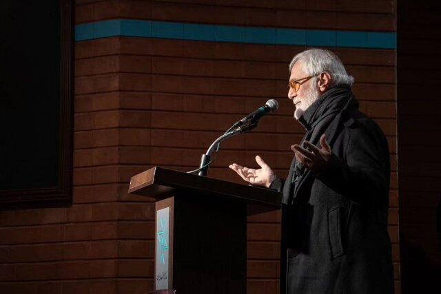 از حضور علی دهباشی تا چند داستان دیگر در شبی برای عباس کیارستمی 4 از حضور علی دهباشی تا چند داستان دیگر در شبی برای عباس کیارستمی