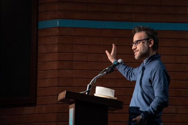 از حضور علی دهباشی تا چند داستان دیگر در شبی برای عباس کیارستمی 5 از حضور علی دهباشی تا چند داستان دیگر در شبی برای عباس کیارستمی