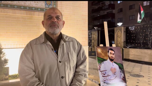 بازدید وزیر کشور از مراسم اعتکاف «دانشآموزان آرمانی» تهران 2 بازدید وزیر کشور از مراسم اعتکاف «دانشآموزان آرمانی» تهران