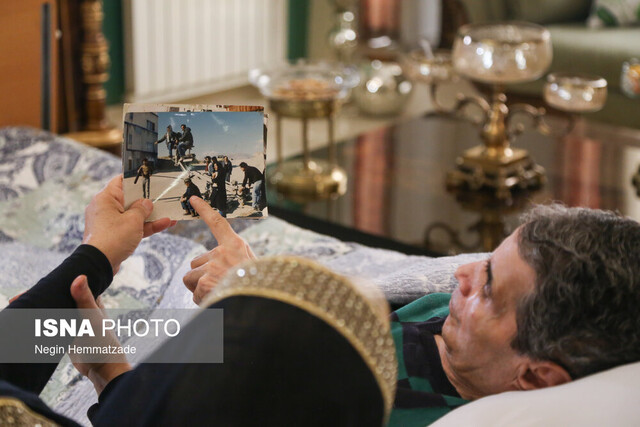 دیداری خاص با هنرمندی که از ۱۶ سال قبل خانه نشین شده است + ویدیو 2 دیداری خاص با هنرمندی که از ۱۶ سال قبل خانه نشین شده است + ویدیو