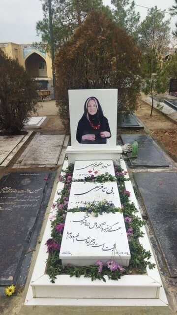 عکس سنگ مزار بیتا فرهی برگشت 1 عکس سنگ مزار بیتا فرهی برگشت