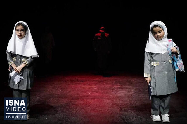 ویدیو/ درخشش «دشمن خدا» در جشنواره تئاتر فجر ویدیو/ درخشش «دشمن خدا» در جشنواره تئاتر فجر