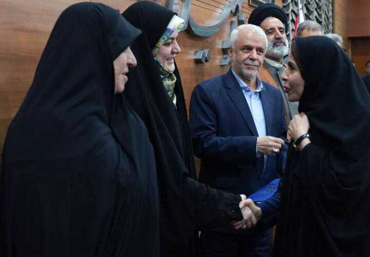 دختران شاهد ادامه دهنده راه پدران خود باشند
