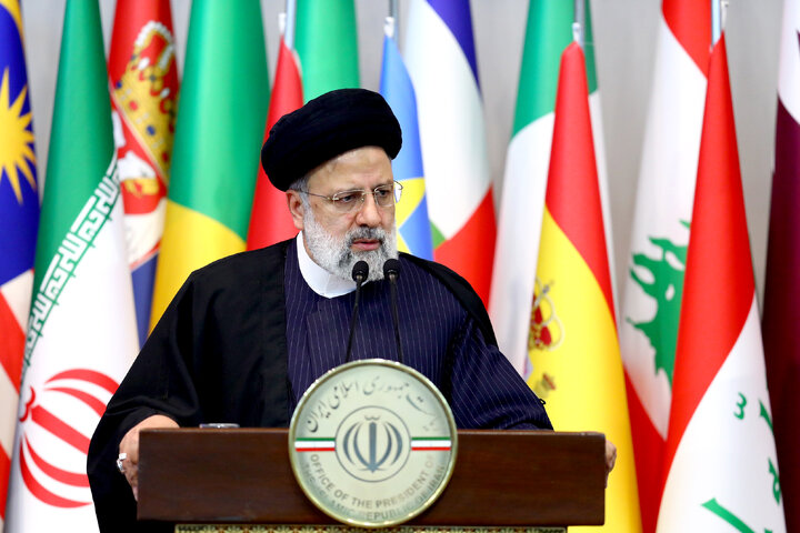 دولت شهید رئیسی کشور را از انزوای دیپلماتیک خارج کرد