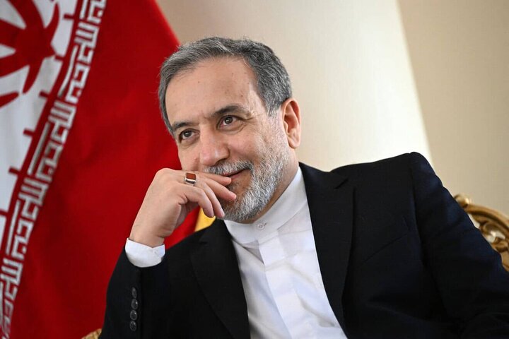 واکنش عراقچی به حضور رهبر انقلاب در حسینیه امام خمینی: با تو می‌شود دل به دریا زد