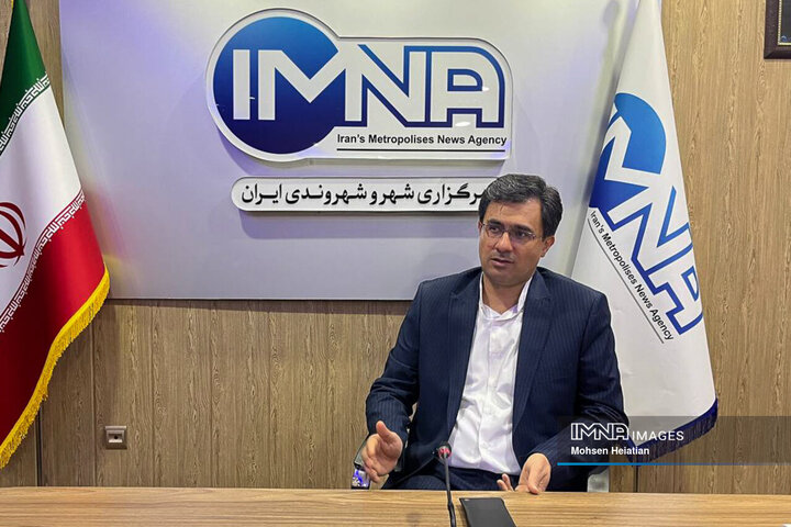 آغاز فصل تازه‌ای در حمل‌ونقل هوشمند اصفهان؛ سفر آسان با کیوارکد در تلفن همراه