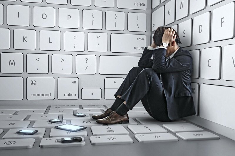 اعتیاد اطلاعاتی و چالش‌های آن در دنیای امروز