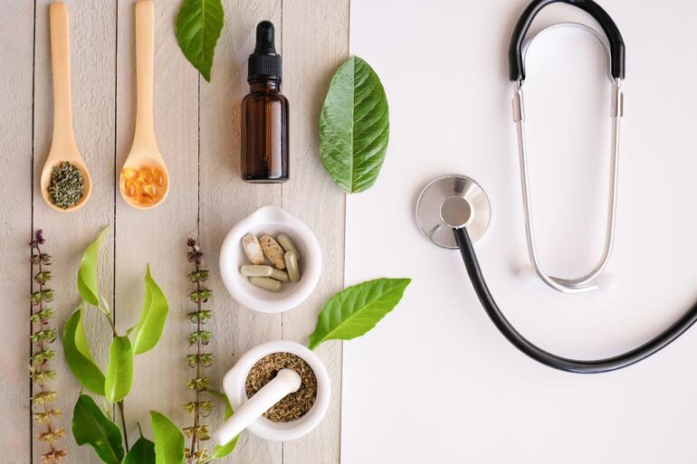چگونه می‌توان درد مفاصل را با طب سنتی درمان کرد؟