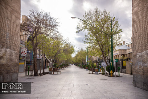 آب و هوای اصفهان فردا و در چند روز آینده + هواشناسی ساعتی اصفهان یکشنبه ۱۸ آبان ۱۴۰۴ 1 آب و هوای اصفهان فردا و در چند روز آینده + هواشناسی ساعتی اصفهان یکشنبه ۱۸ آبان ۱۴۰۴