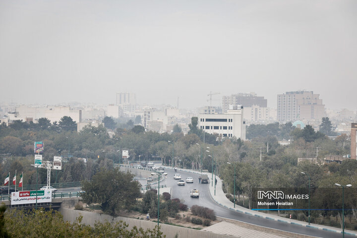 آلودگی هوای اصفهان امروز شنبه ۱۹ مهر / گروه های حساس در خانه بمانند 3 آلودگی هوای اصفهان امروز شنبه ۱۹ مهر / گروه های حساس در خانه بمانند