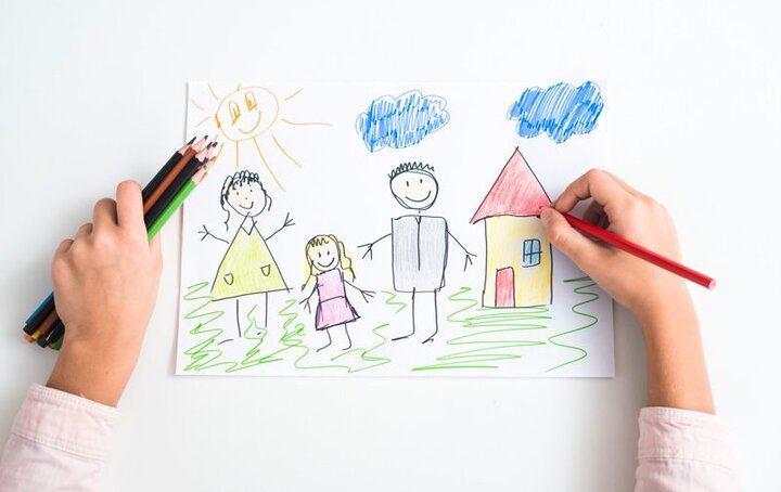 از آسیبهای تک فرزندی تا هدیه دولت به مادران 4 نقاشی کودک؛ آینه ناخودآگاه و پنجرهای رو به احساس