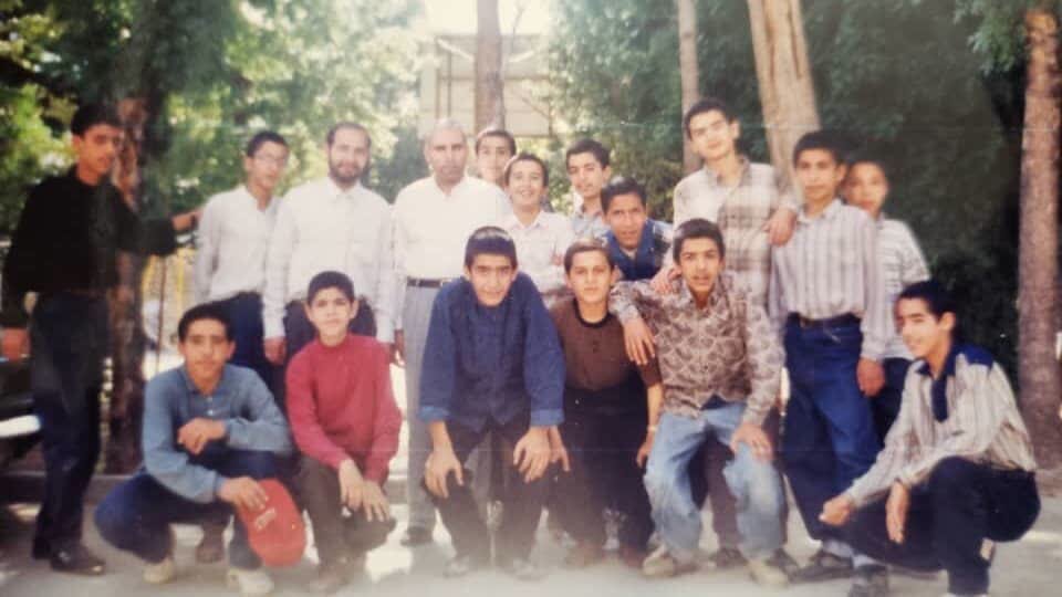 از صف صبحگاه تا صف زندگی دانش‌آموزان دیروز و امروز؛ روایت ماندگار مدرسه حلبیان