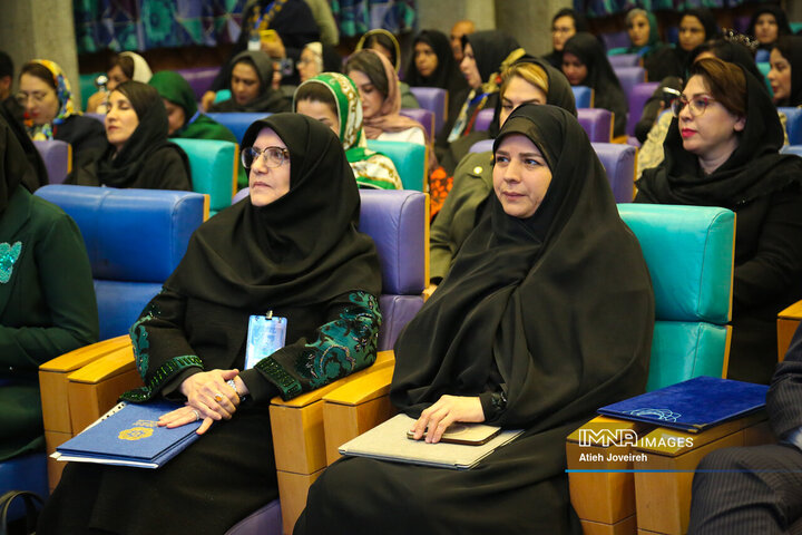 افتخارآفرینی بانوی هیمالیانورد کشور / جزئیات اعطای کارت امید به مادران 4 تمرکز بر زنان کارآفرین یکی از کلیدهای توسعه پایدار کشور است