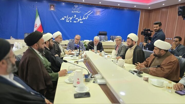 امامان جمعه ضلع سوم توسعه در شهرستان‌ها هستند