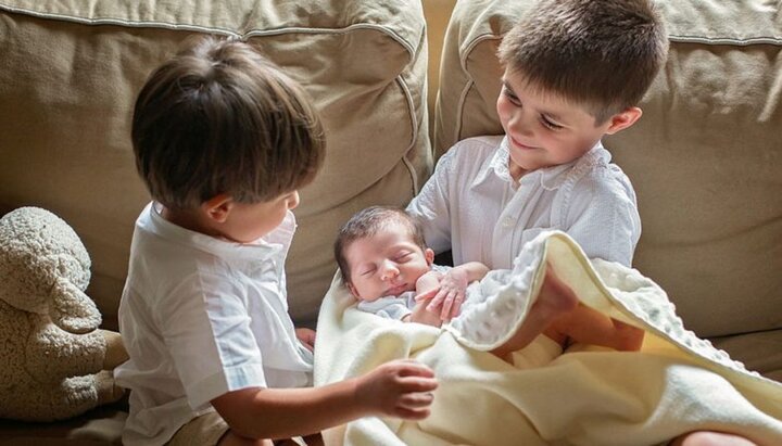 دوگانگی؛ تجربه تربیت فرزند اول خانواده 1 دوگانگی؛ تجربه تربیت فرزند اول خانواده