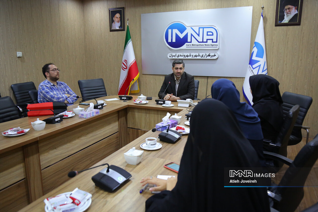 عدالت در پرتوی بیمه سلامت؛ از تجمیع بیمههای درمان پایه تا حمایت بیماران خاص و صعبالعلاج 3 عدالت در پرتوی بیمه سلامت؛ از تجمیع بیمههای درمان پایه تا حمایت بیماران خاص و صعبالعلاج