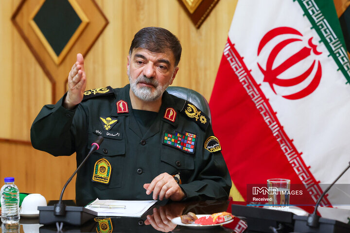 قرآن بزرگ‌ترین رحمت الهی و محور بصیرت در زندگی و پلیس مکتبی است