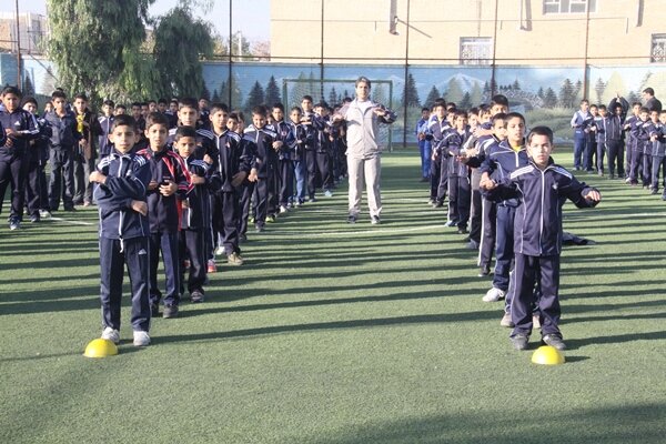 ورزش در مدارس؛ بذر سلامت و شکوفایی دانشآموزان 3 ورزش در مدارس؛ بذر سلامت و شکوفایی دانشآموزان