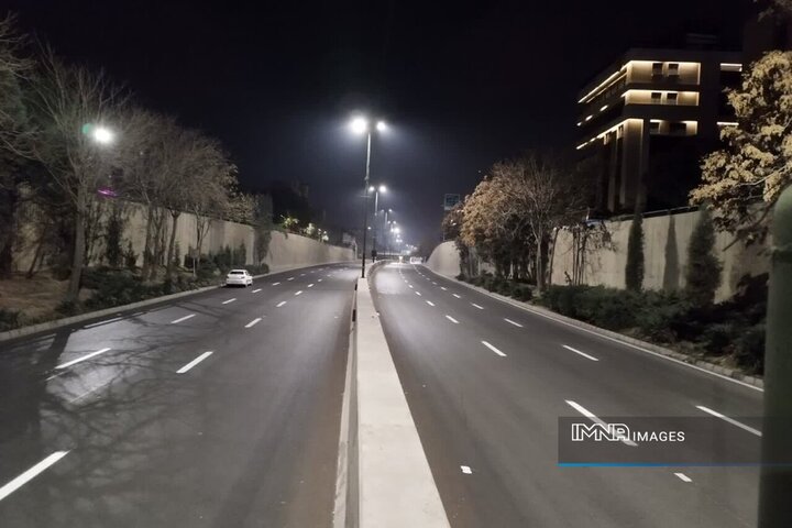 پایان عملیات روکش آسفالت و خطکشی بزرگراه شهید صیاد شیرازی در محدوده منطقه ۴ اصفهان 2 پایان عملیات روکش آسفالت و خطکشی بزرگراه شهید صیاد شیرازی در محدوده منطقه ۴ اصفهان