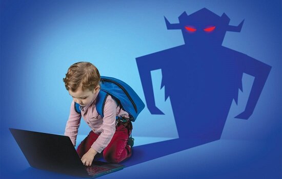 کودکی در محاصره صفحههای دیجیتال 3 کودکی در محاصره صفحههای دیجیتال