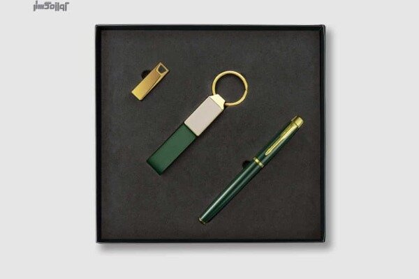 ۱۰ مدل هدایای تبلیغاتی زیر ۵۰۰ هزار تومان | انتخابی هوشمندانه و اقتصادی 3 ست تبلیغاتی ارزان قیمت