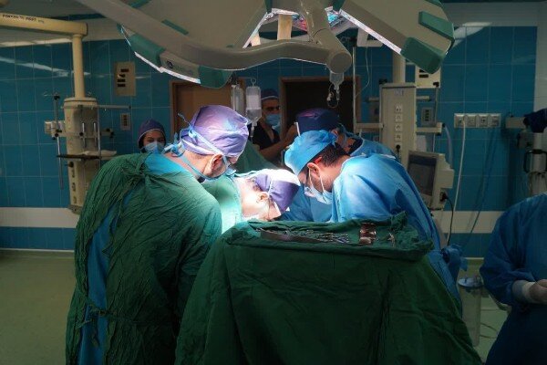 تاکنون ۶۸ مورد پیوند با نتایج مطلوب در بیمارستان الزهرا (س) انجام شده است 2 تاکنون ۶۸ مورد پیوند با نتایج مطلوب در بیمارستان الزهرا (س) انجام شده است